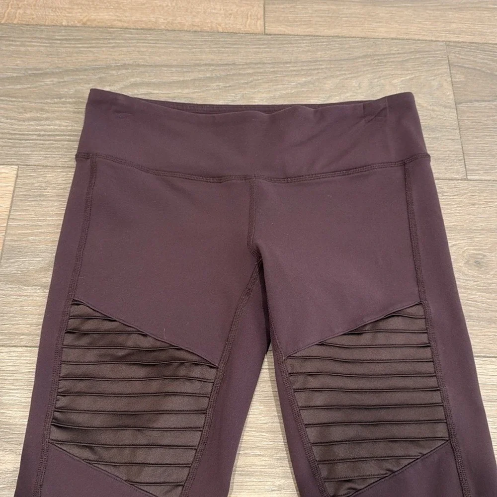 ALO YOGA Mink Brown Mid Rise Moto Active Workout Studio Barre Gym Leggings Sz M‎